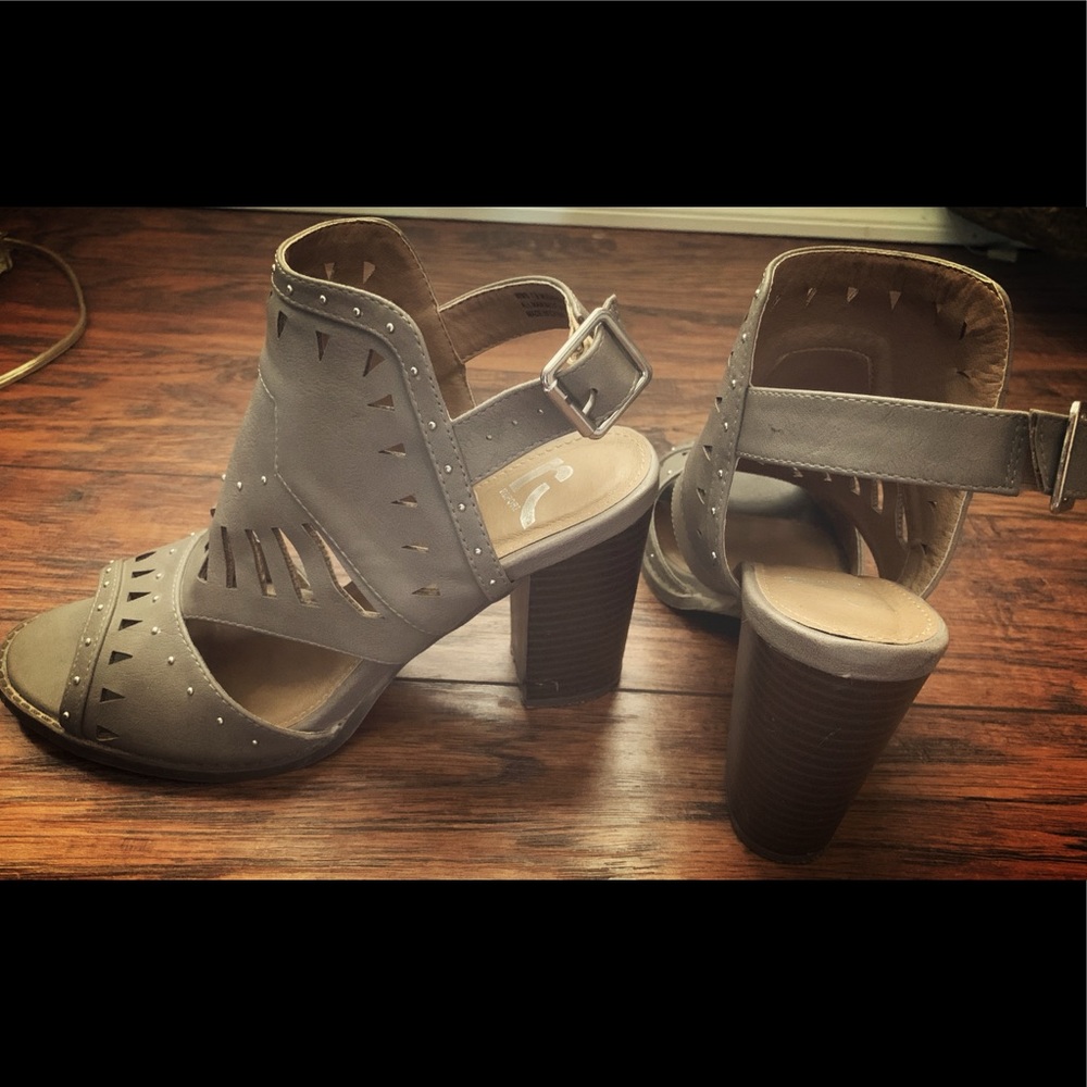 Not Rated Heels - Picture 3 of 3